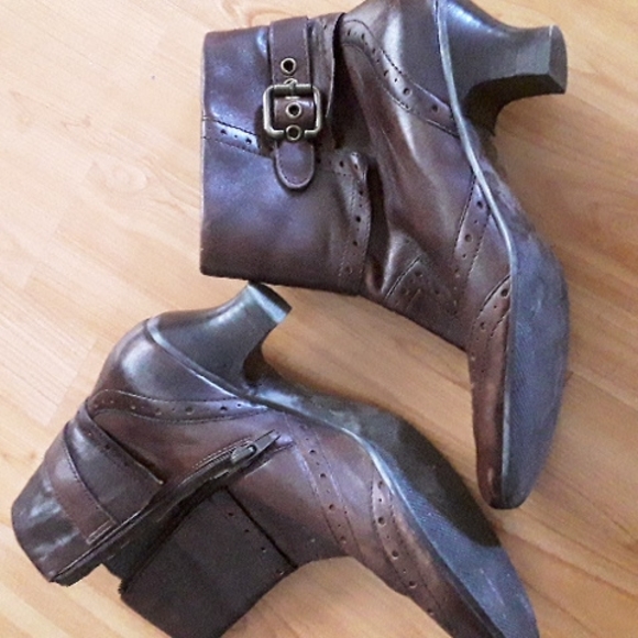 Ankle boots - Picture 3 of 3